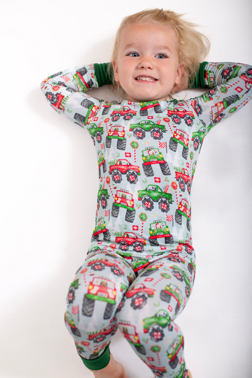 Holly Hauler Long sleeve top/pant Pajama set